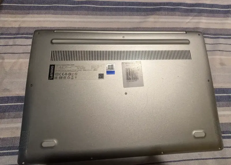 Notebook Lenovo con pantalla amplia y teclado numérico - 2