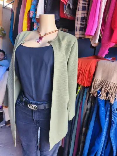 Blazer de diferentes telas y diseños - miniatura 2