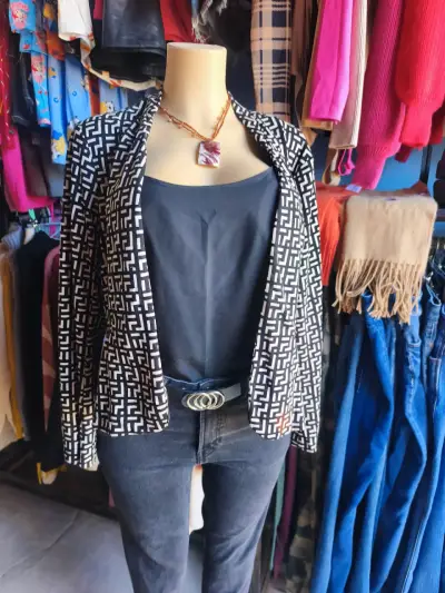 Blazer de diferentes telas y diseños - miniatura 3