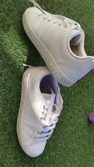 Zapatillas blancas casuales para mujer - miniatura 4