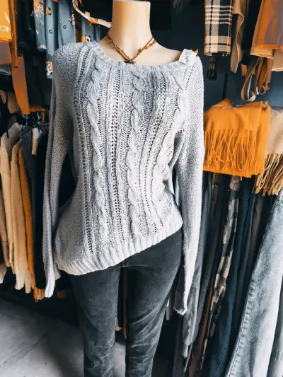 Conjunto de ropa elegante para mujer - miniatura 3