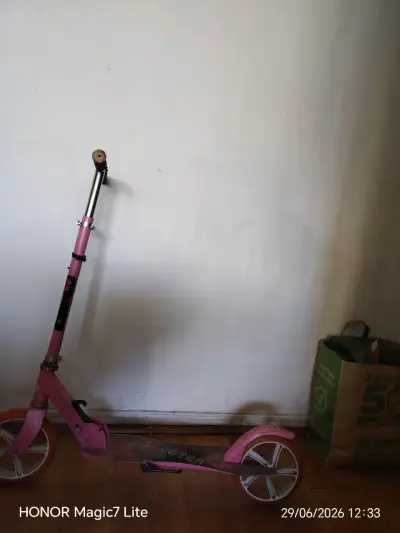 Scooter infantil rosa plegable - miniatura 3