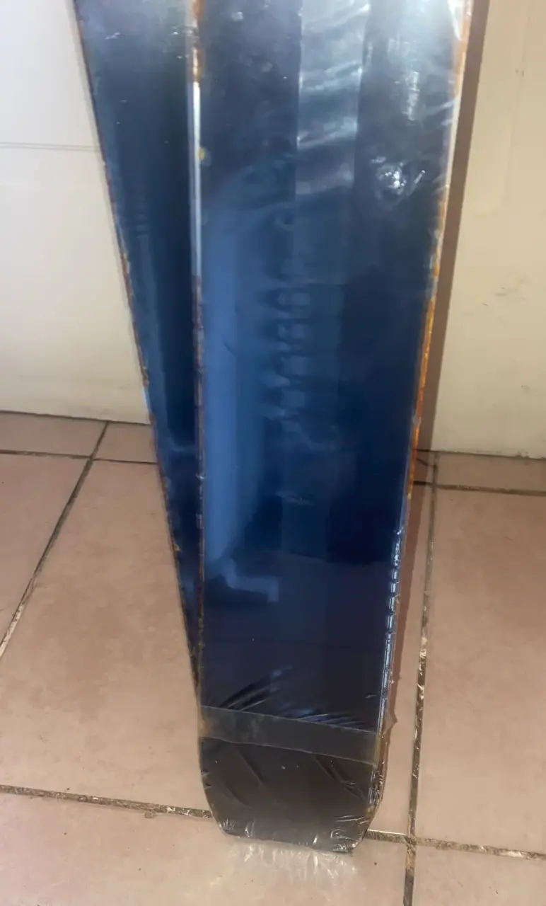 Esquí de 163 cm con tecnología Rocker - 3