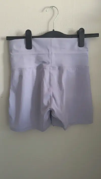 Shorts deportivos lila mujer - miniatura 2