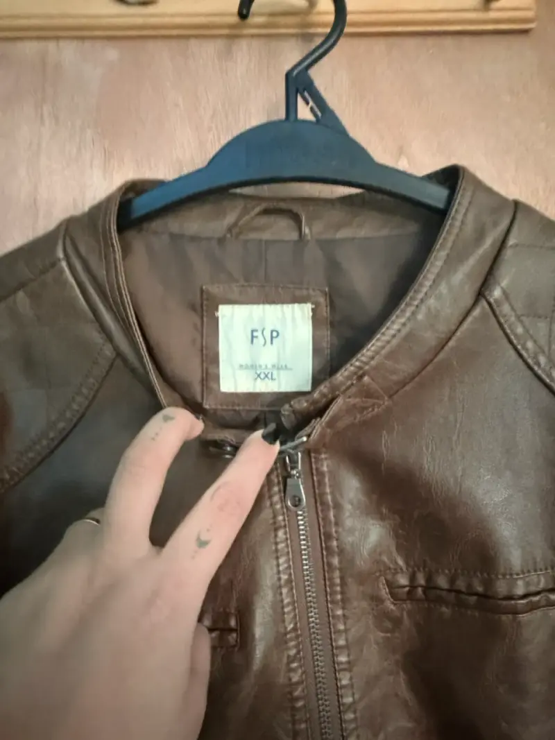 Chaqueta de cuerina marrón para mujer - 2