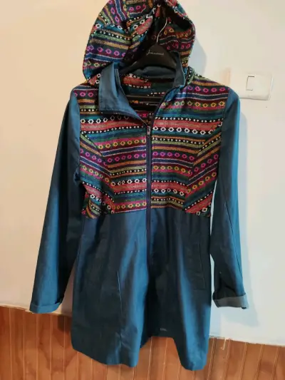 Abrigo con capucha estilo étnico multicolor - miniatura 1