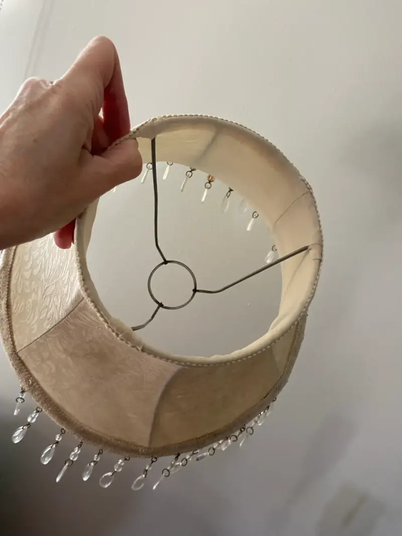 Lámpara de mesa vintage con pantalla beige - 4