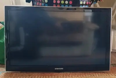 Televisor Samsung de 32" buen estado y funcionando - miniatura 1