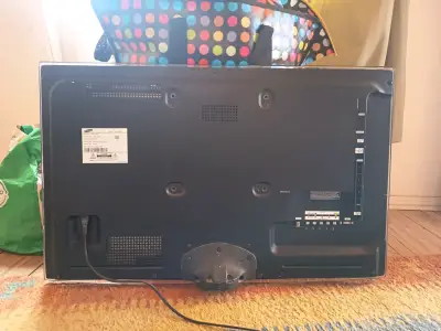 Televisor Samsung de 32" buen estado y funcionando - miniatura 5