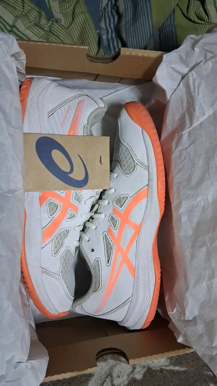 Zapatillas deportivas Asics blancas y naranjas - 2