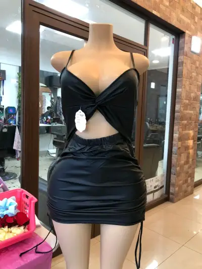 Vestidos ,crop top ,enteritos y minifalda - miniatura 1