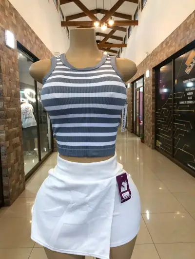 Vestidos ,crop top ,enteritos y minifalda - miniatura 4