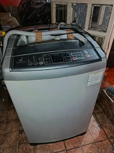 Lavadora automática en buen estado - miniatura 2