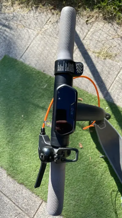 Scooter eléctrico Ninebot usado - miniatura 2