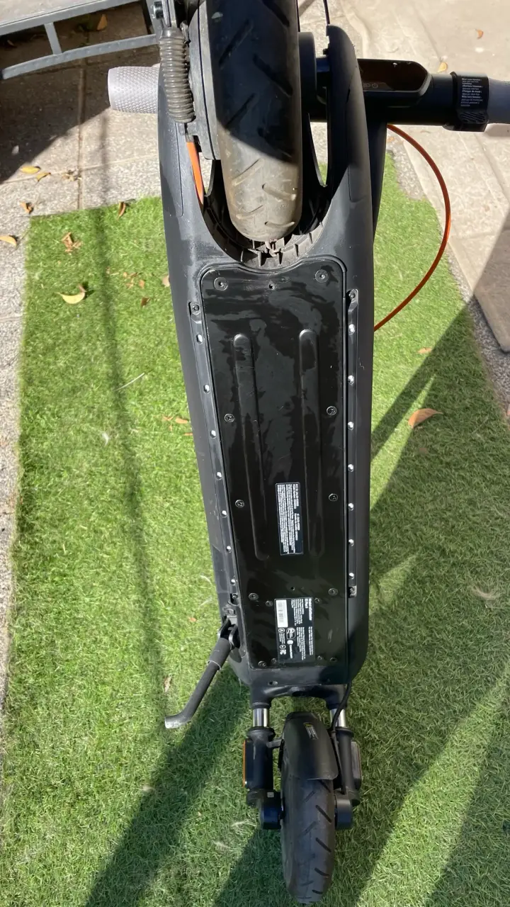 Scooter eléctrico Ninebot usado - 5