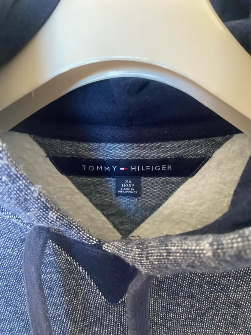 Polerón Tommy Hilfiger azul con capucha - 2