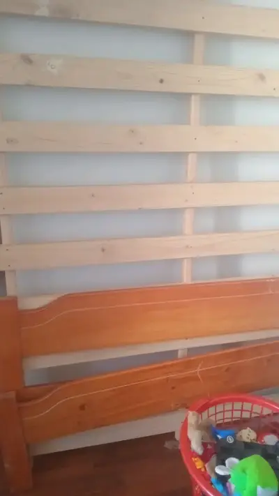 Estructura de cama de madera sólida - miniatura 1