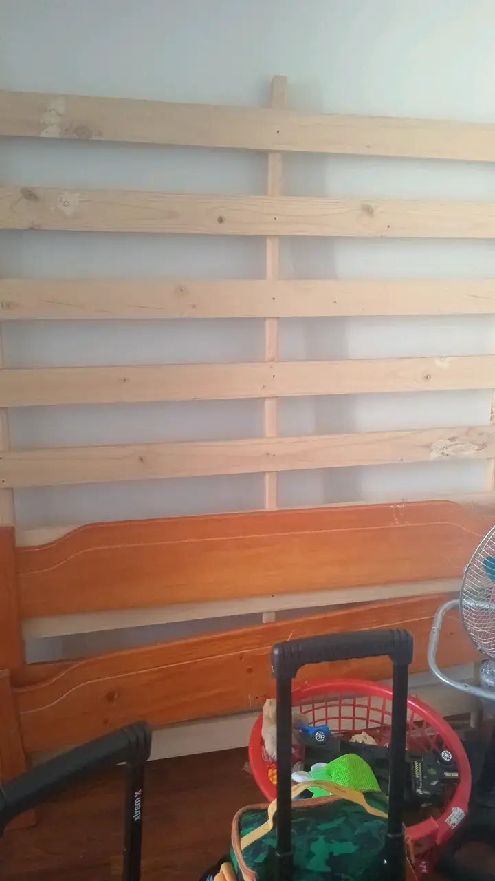 Estructura de cama de madera sólida - 2