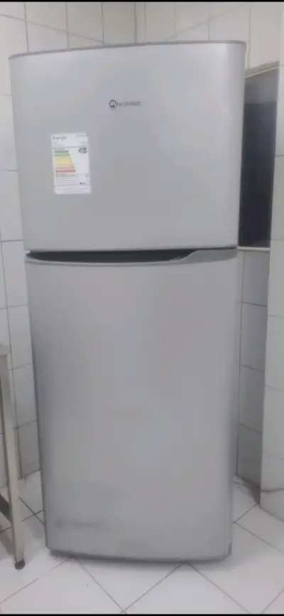 Refrigerador Mademsa de dos puertas - miniatura 1