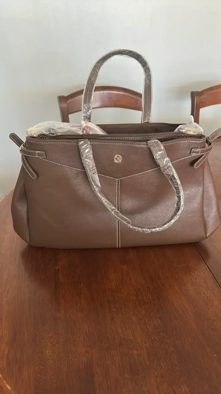 Cartera para notebook en café, con asas resistente - 1