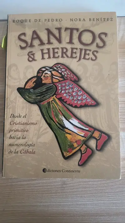 Libro 'Santos & Herejes' de Roque de Pedro - miniatura 1
