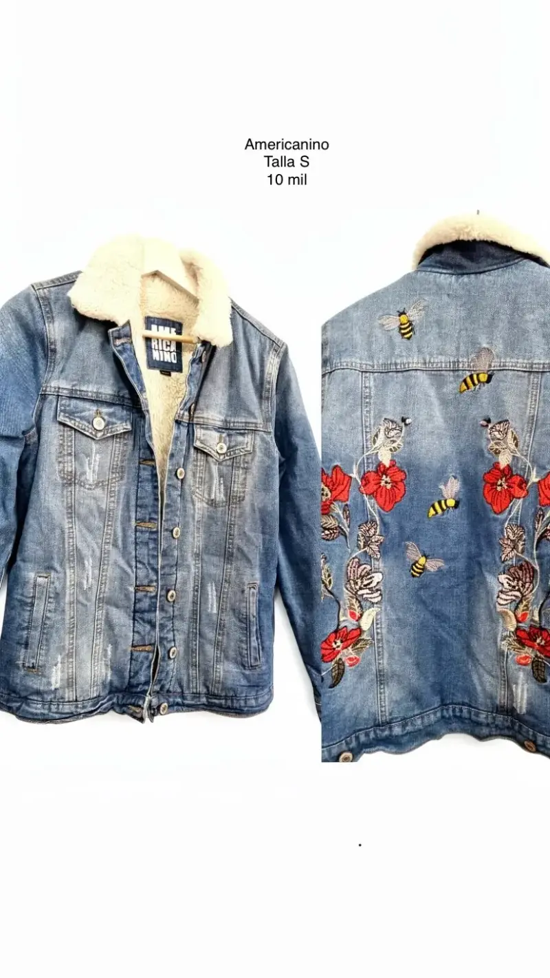 Chaqueta de mezclilla con bordado floral