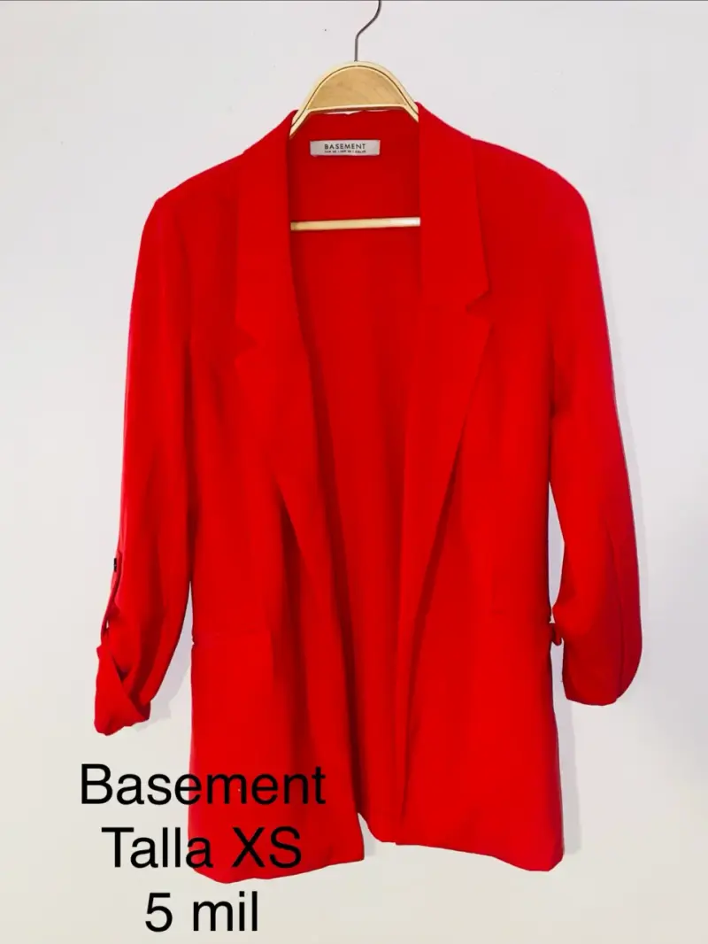Blazer rojo Basement talla XS