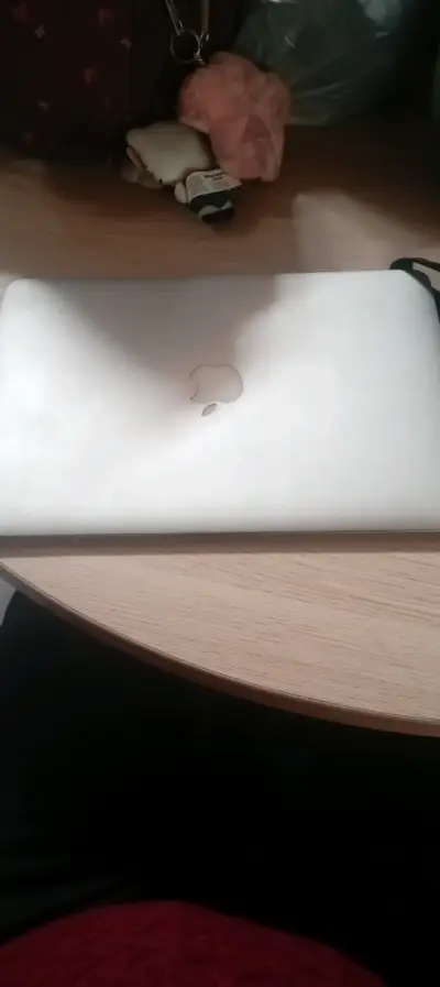 MacBook Air usado en buen estado - miniatura 2