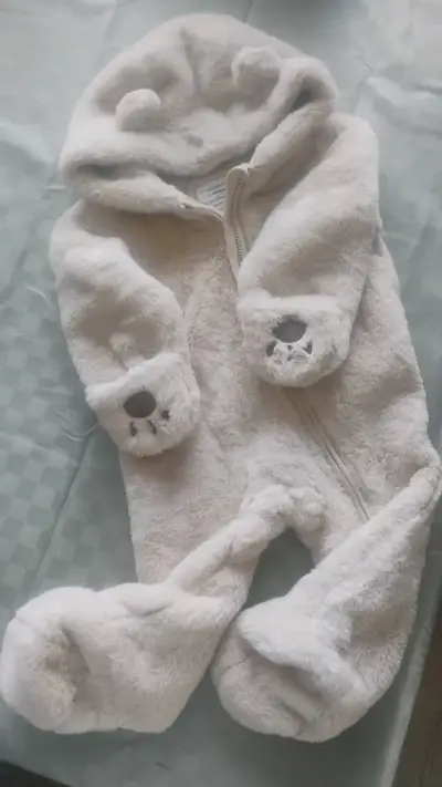 Enterito de bebé polar con capucha - miniatura 3