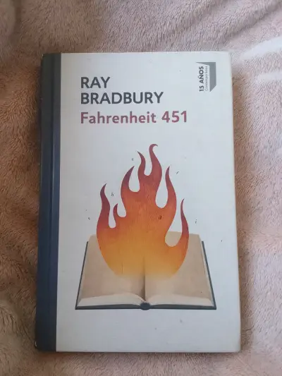 Libro 'Fahrenheit 451' de Ray Bradbury - miniatura 1