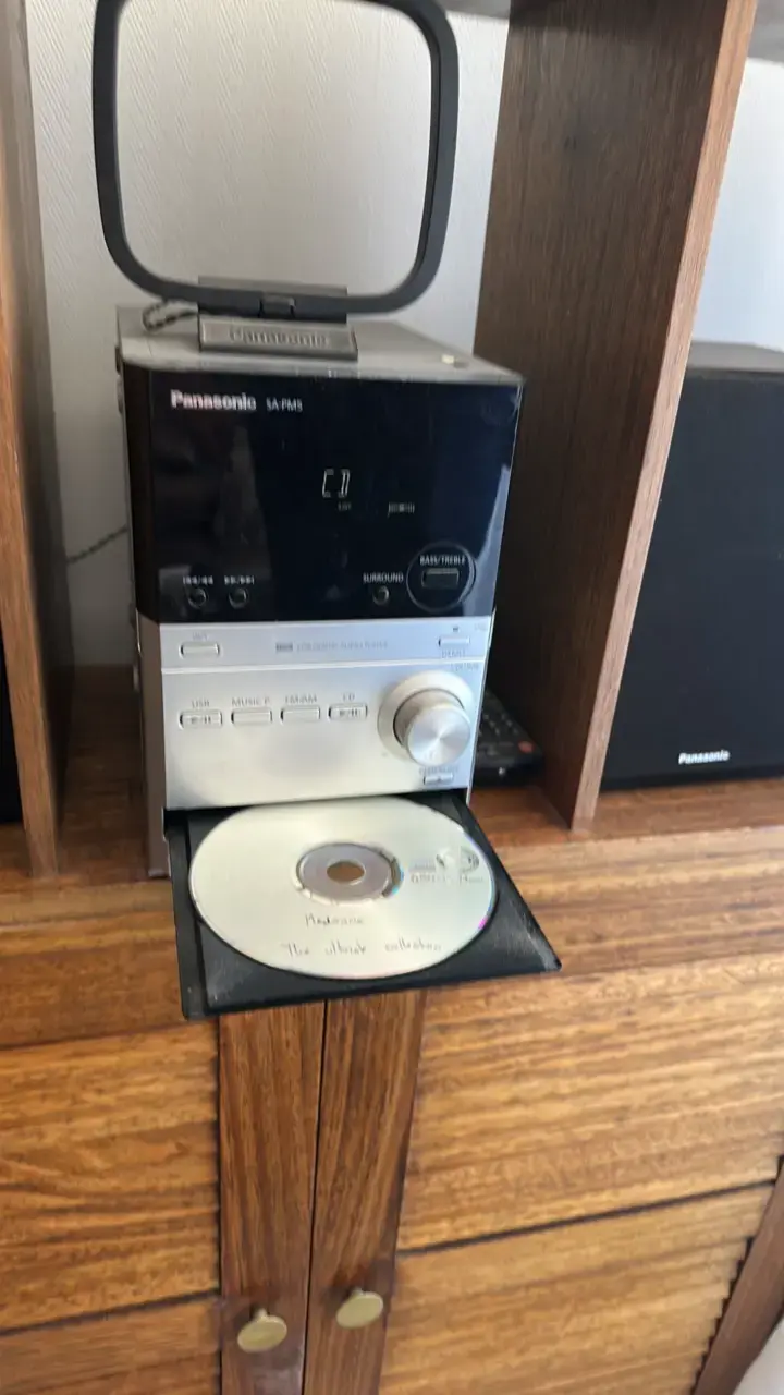 Sistema de sonido Panasonic con parlantes - 2