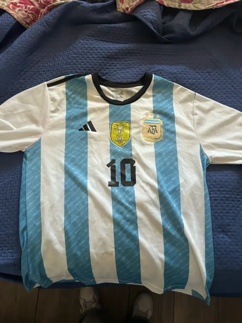 Camiseta de fútbol Argentina 2022 con número 10 - 1