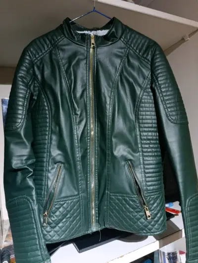 Chaqueta de cuero verde con cierre dorado - miniatura 1