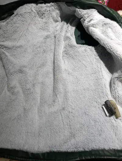Chaqueta de cuero verde con cierre dorado - miniatura 3