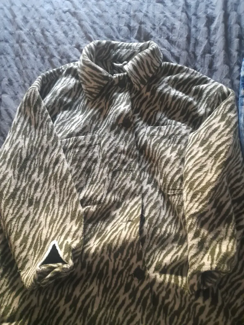 Chaqueta de lana con estampado animal
