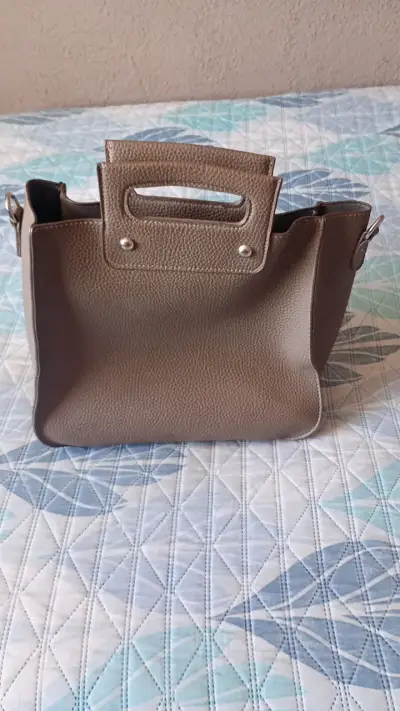Bolso de mano marrón elegante - miniatura 1