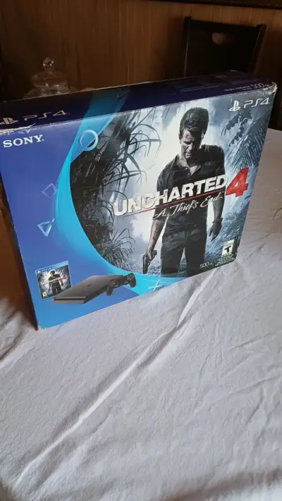 Consola PlayStation 4 con 3 controles - miniatura 2