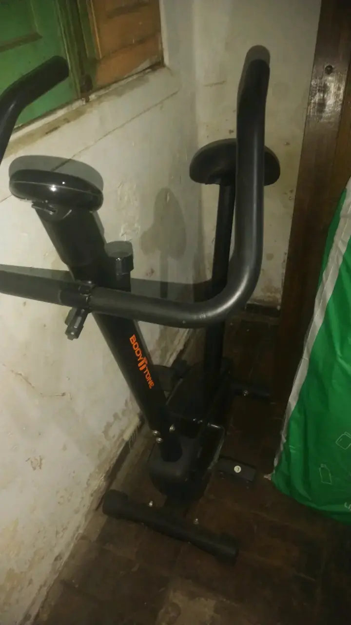 Bicicleta estática Bodytone para ejercicio - 2