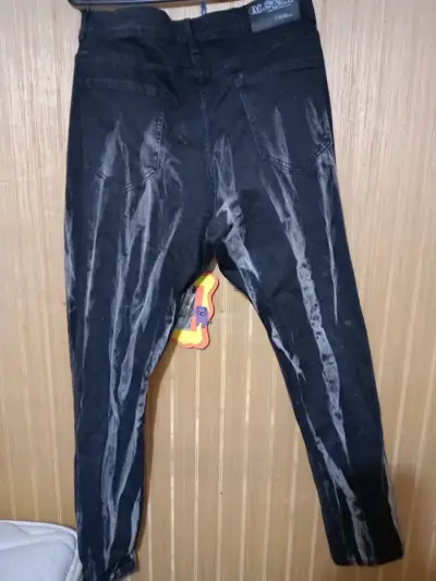 Jeans negros desgastados para hombre - miniatura 2