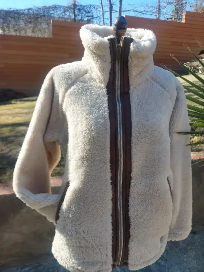Chaqueta de lana beige con cierre - miniatura 1