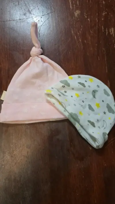 Set de gorros para bebé estampados - miniatura 1