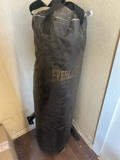 Saco de boxeo Everlast usado - miniatura 2