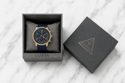 Reloj Guess dorado con correa azul - miniatura 2