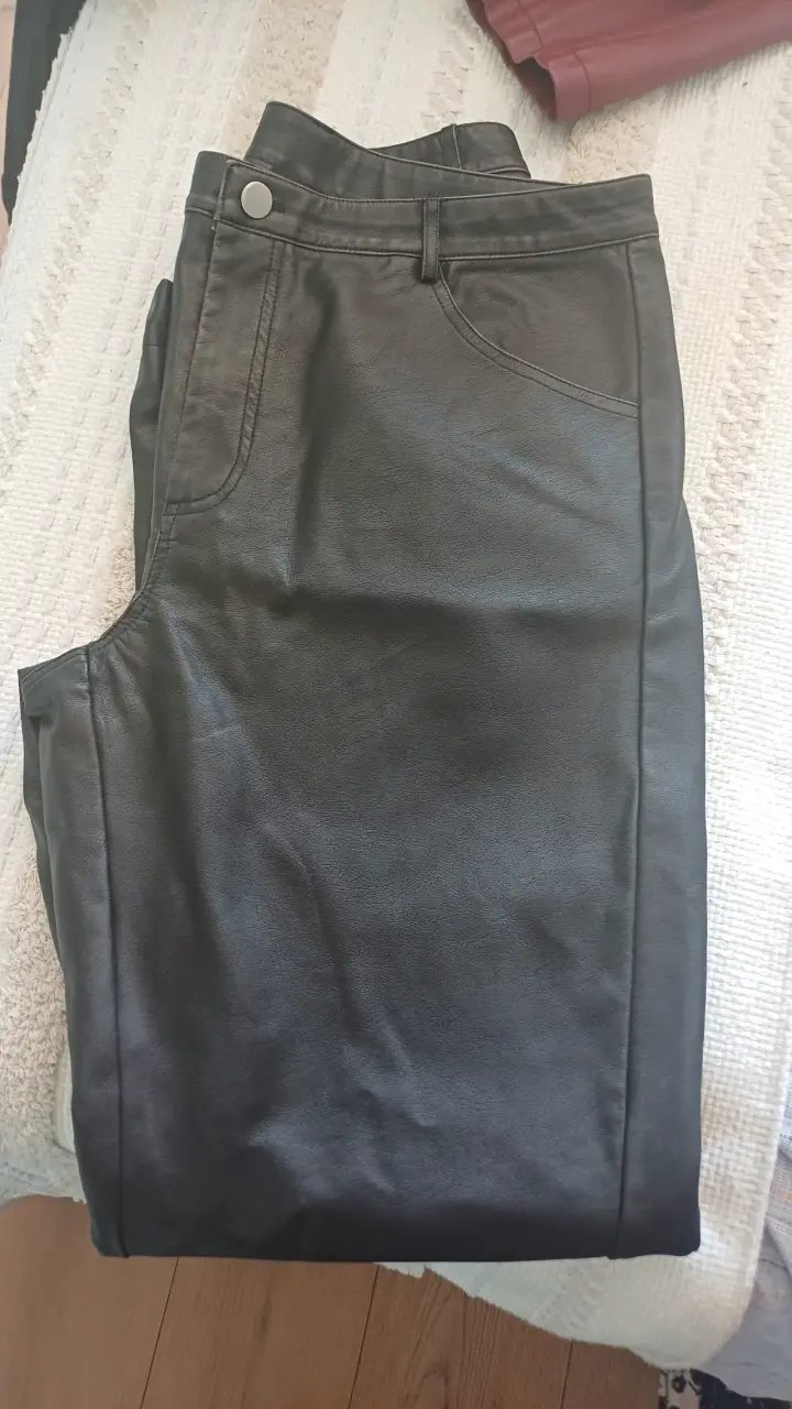 Pantalones de cuero sintético negros - 4