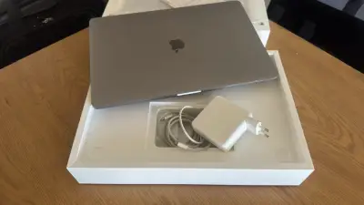 MacBook Pro 16 pulgadas - miniatura 5
