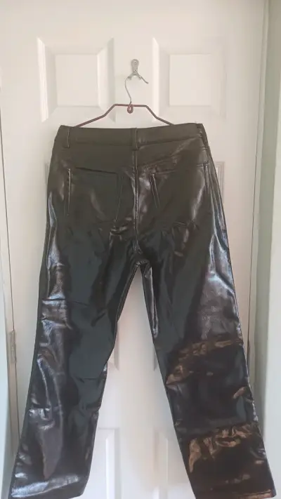 Pantalones de cuero sintético negros - miniatura 3