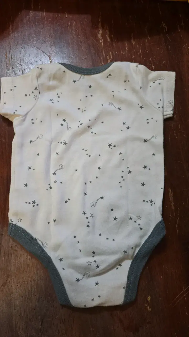 Body de bebé con estampado de estrellas - 3