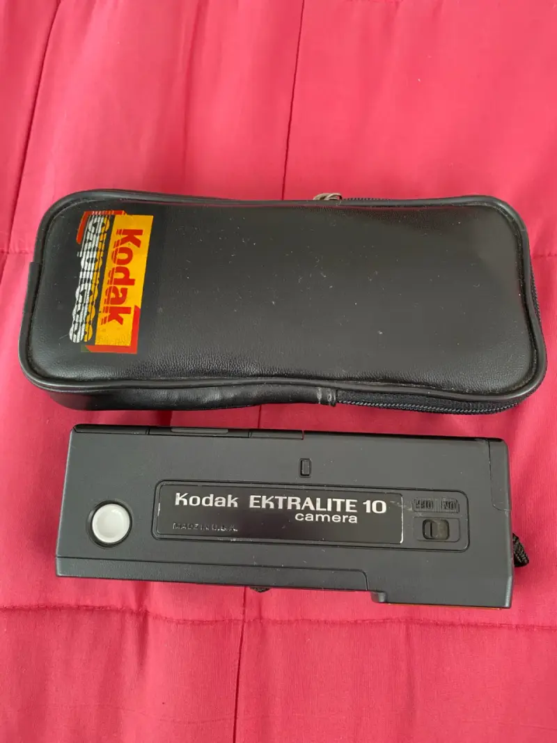 Cámara vintage Kodak EKTRALITE 10 con estuche - 1