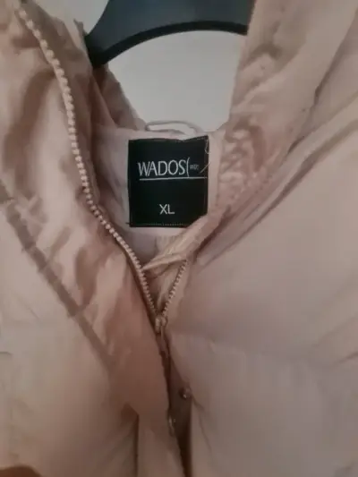 Parka acolchada con capucha marca Wados talla XL - miniatura 2
