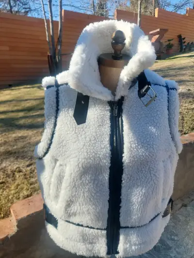 Chaleco de lana sintética blanco con cierre - miniatura 1